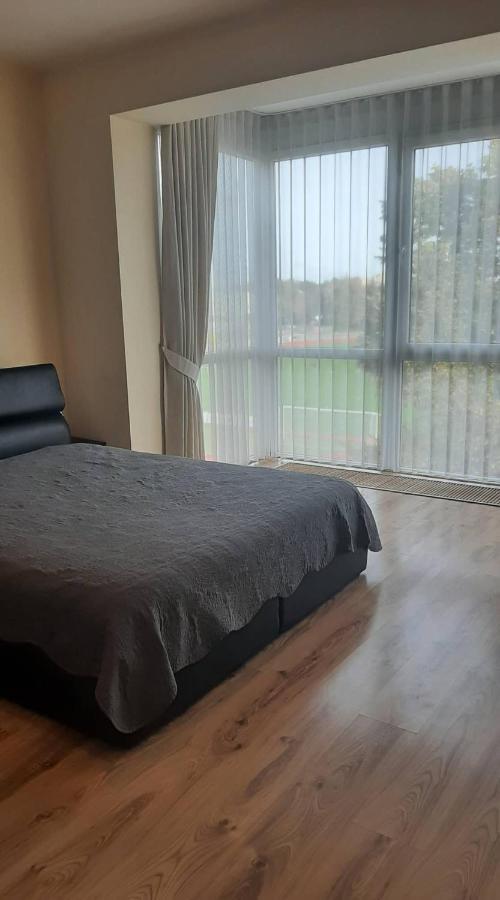 شقة Jaukus Apartamentai Šiauliai المظهر الخارجي الصورة